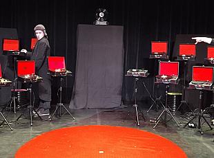 jpl-photo_de_travail6_c_catpouplain.jpg